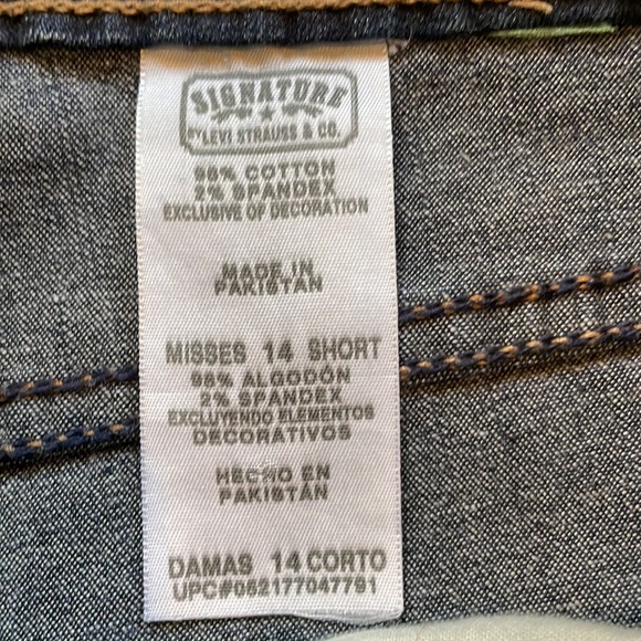 Levi Strauss & Co, at waist, dark wash, bootcut jean, women’s size 14 Short - Picture 11 of 13